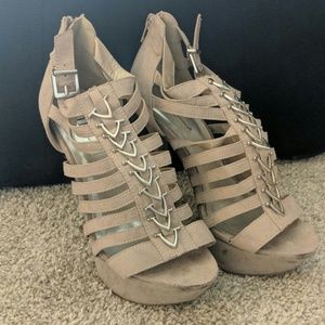 Shi Taupe High Heels